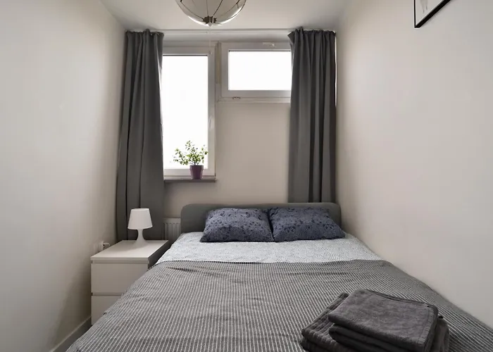 Central New Flat. Ac, Park View , 2 Rooms